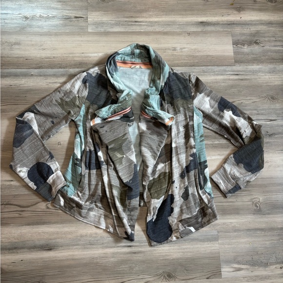mystree oversized camo cardigan, small excellent condition - Picture 1 of 6